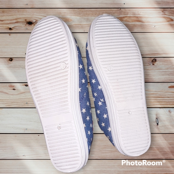 Icy Slip On Canvas Shoes - Picture 2 of 3